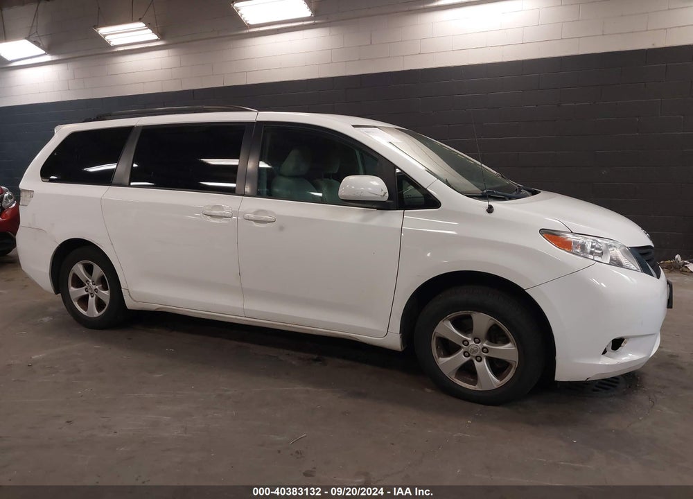 2011 TOYOTA SIENNA LE V6 VIN: 5TDKK3DC1BS130894