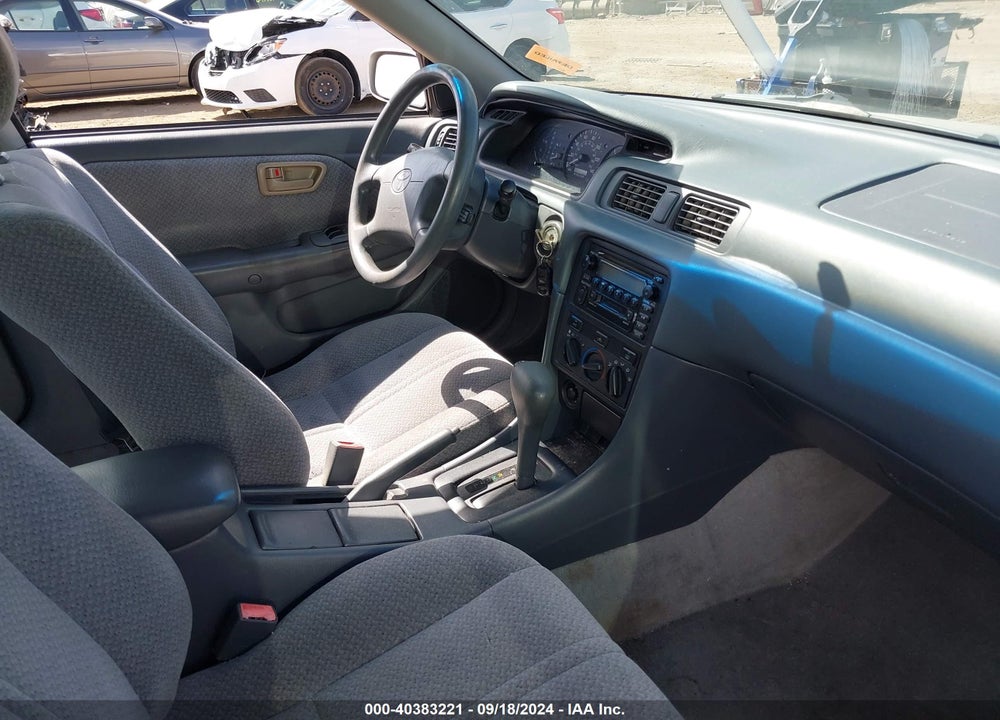 2000 TOYOTA CAMRY LE V6 VIN: 4T1BF22K9YU112331