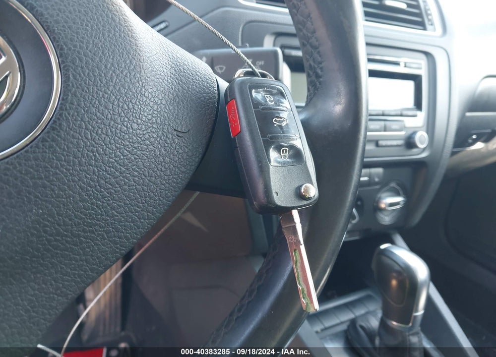 2011 VOLKSWAGEN JETTA 2.5L SE VIN: 3VWDX7AJXBM368163