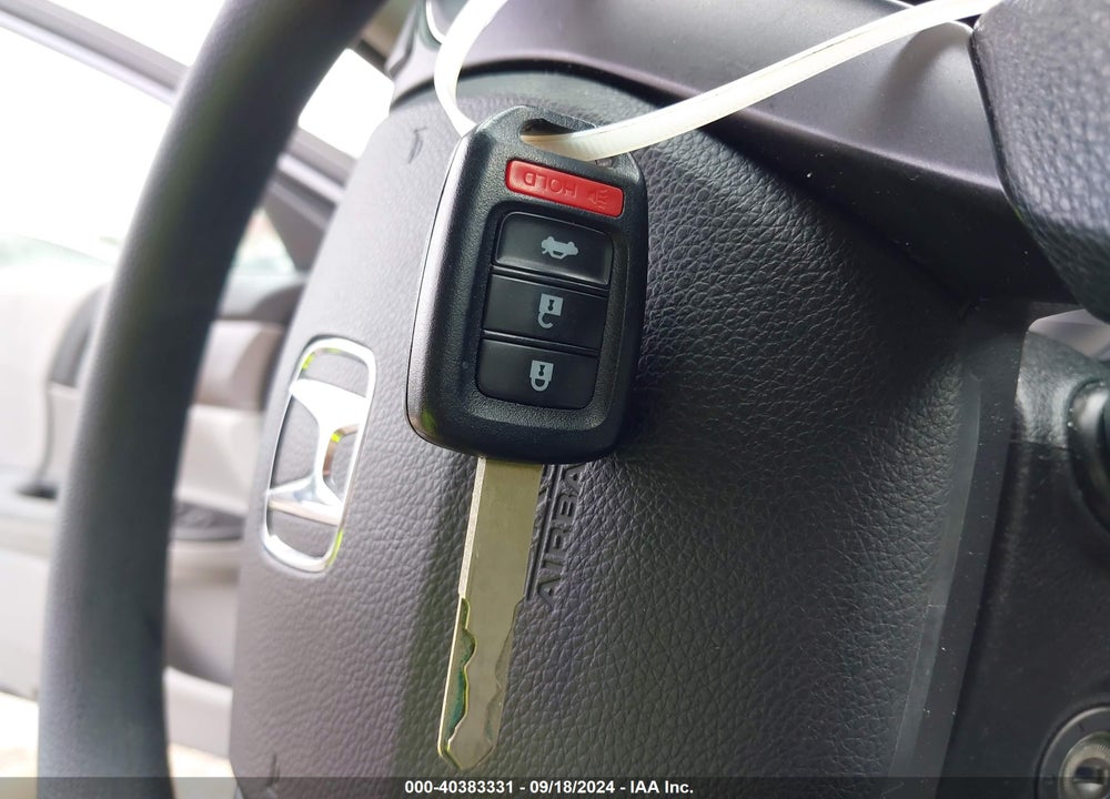2013 HONDA ACCORD LX VIN: 1HGCR2F33DA233131