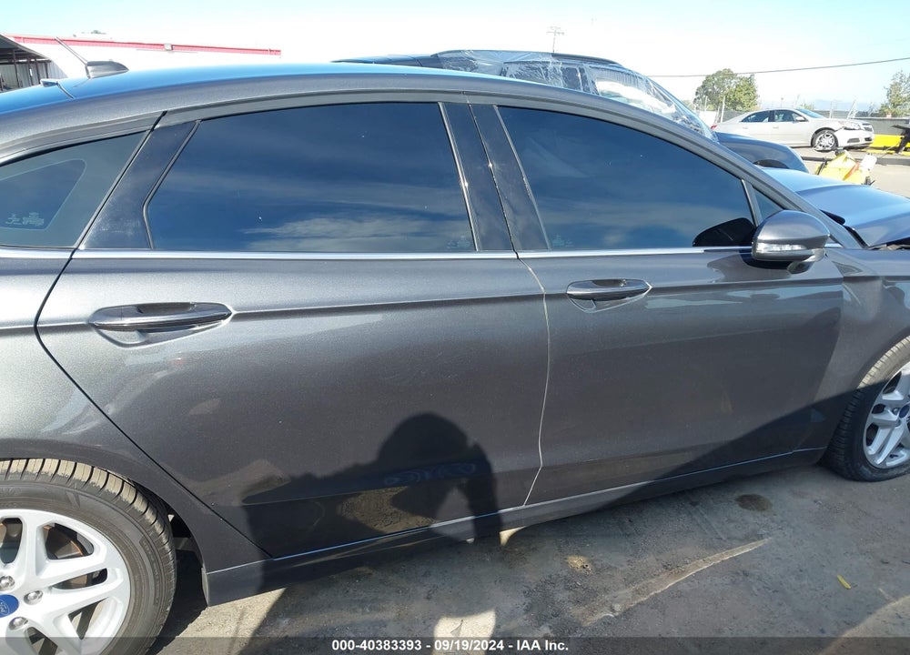 2015 FORD FUSION SE VIN: 3FA6P0H74FR195932