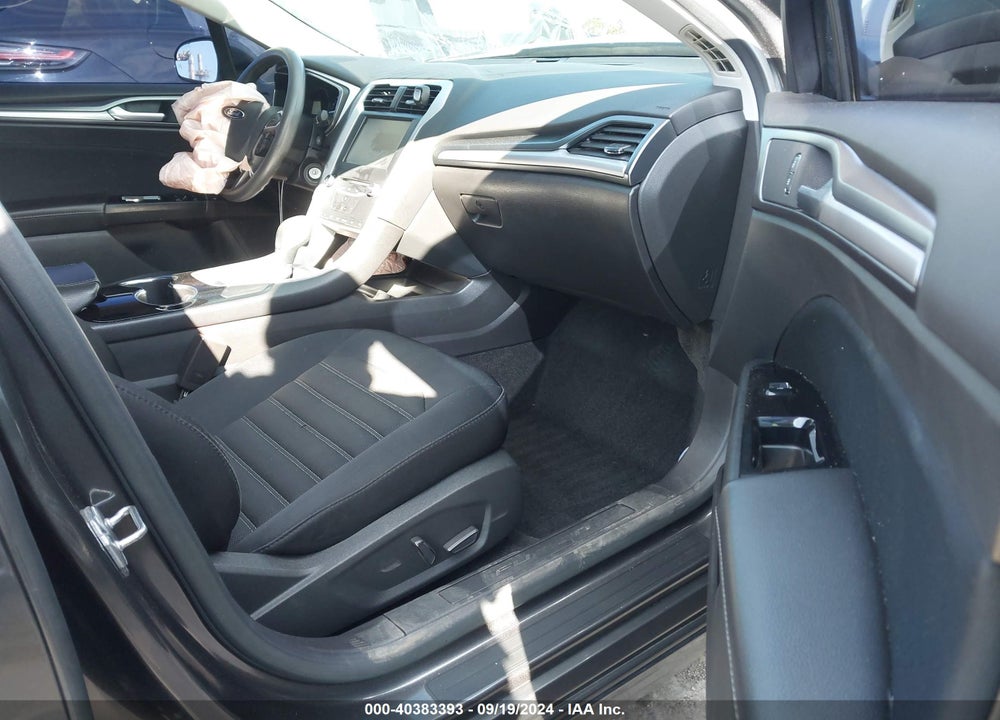 2015 FORD FUSION SE VIN: 3FA6P0H74FR195932