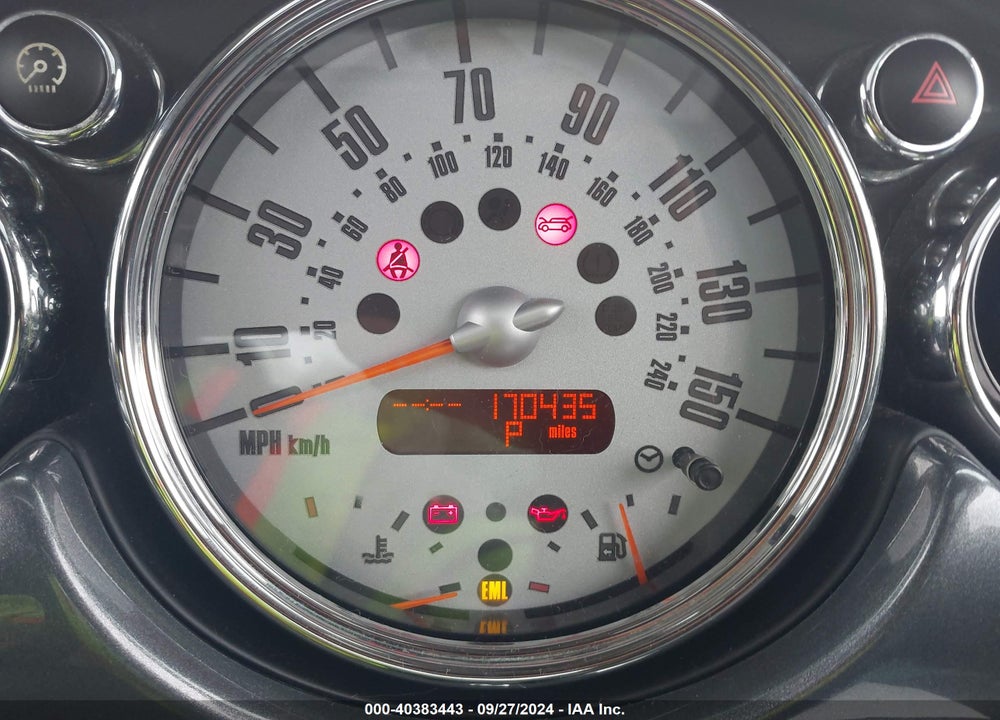 2006 MINI COOPER VIN: WMWRC33526TK17576