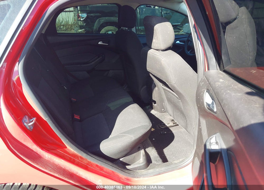 2016 FORD FOCUS SE VIN: 1FADP3K26GL221534