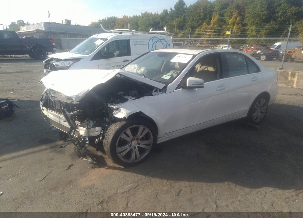 2011 MERCEDES-BENZ C 300 LUXURY/SPORT VIN: WDDGF5EB8BR176724