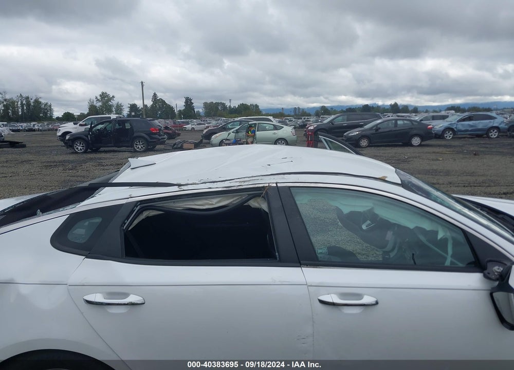 2019 KIA OPTIMA LX VIN: 5XXGT4L33KG348671