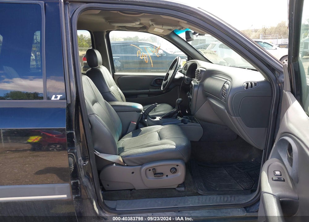 2002 CHEVROLET TRAILBLAZER LT VIN: 1GNDT13S822233103