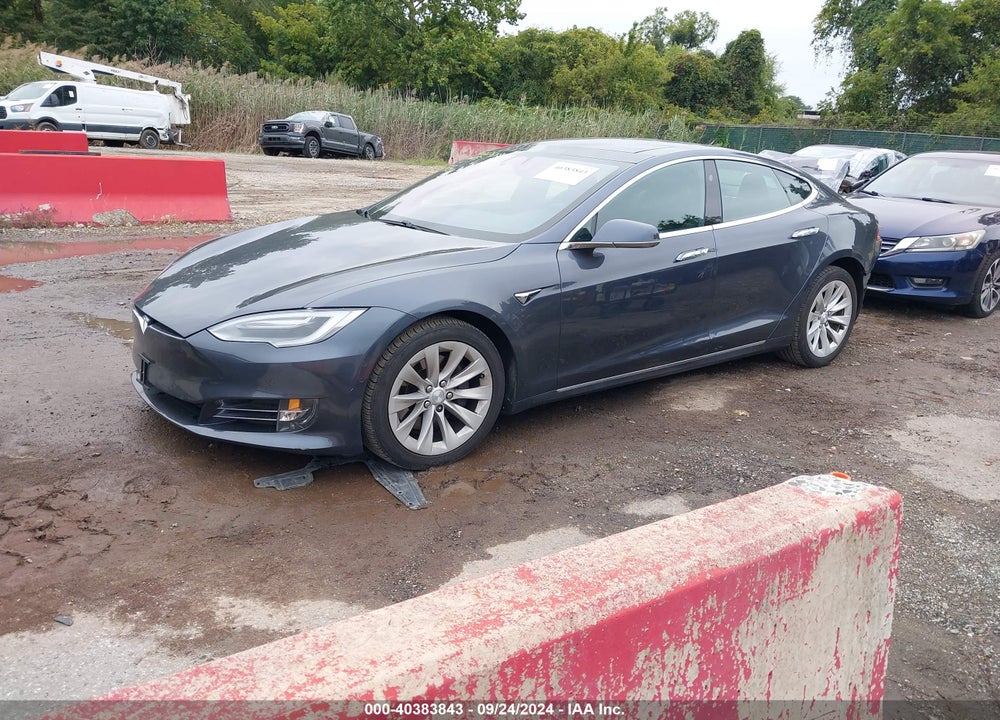 2018 TESLA MODEL S VIN: 5YJSA1E2XJF261872