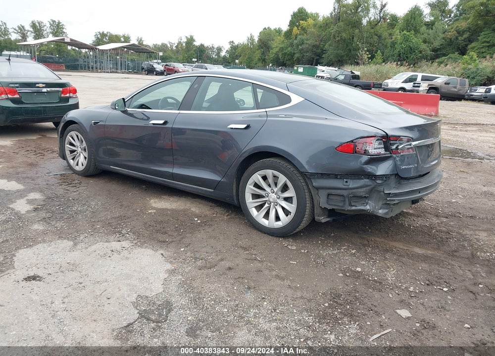 2018 TESLA MODEL S VIN: 5YJSA1E2XJF261872