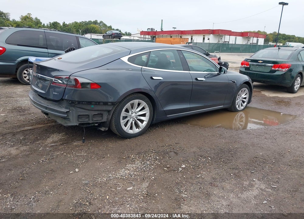2018 TESLA MODEL S VIN: 5YJSA1E2XJF261872