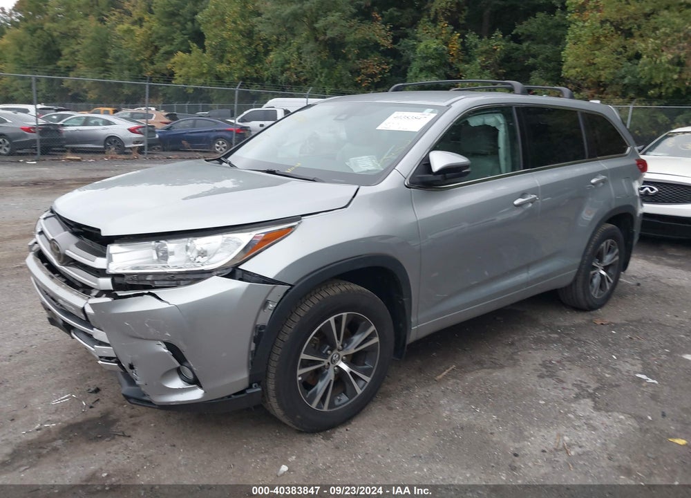 2017 TOYOTA HIGHLANDER LE PLUS VIN: 5TDBZRFH0HS418065