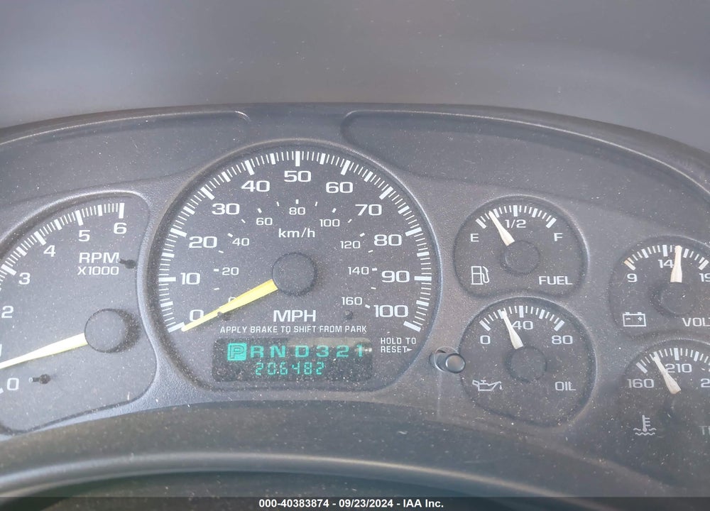 2000 CHEVROLET SILVERADO 1500 LS VIN: 2GCEC19T3Y1266077