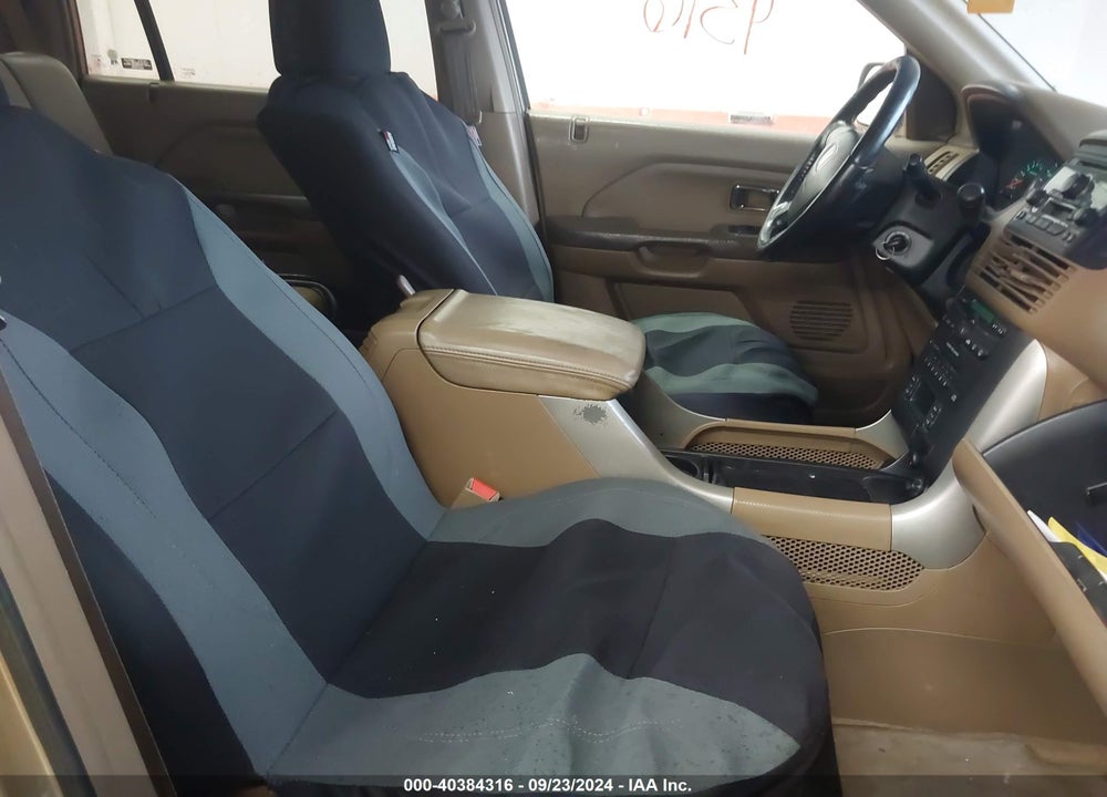2005 HONDA PILOT EX-L VIN: 5FNYF18505B051238