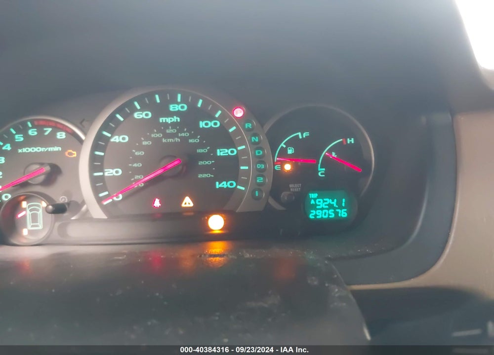 2005 HONDA PILOT EX-L VIN: 5FNYF18505B051238