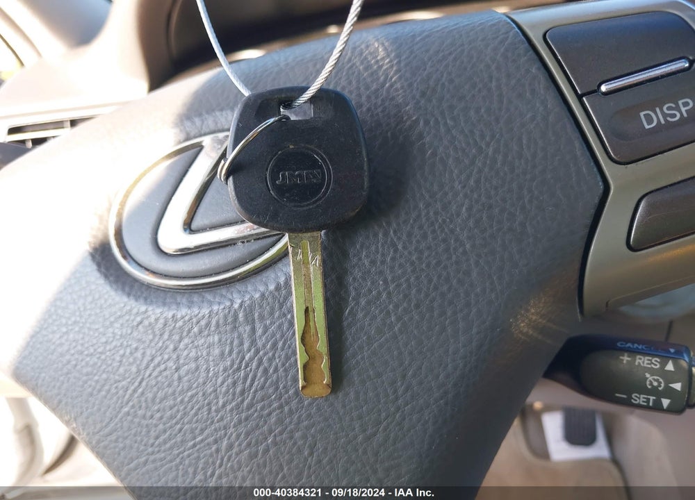 2005 LEXUS ES 330 VIN: JTHBA30G055126856