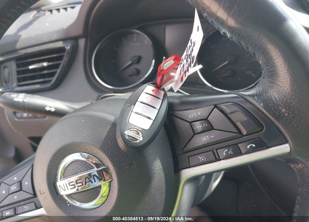 2017 NISSAN ROGUE SV VIN: 5N1AT2MV5HC810680