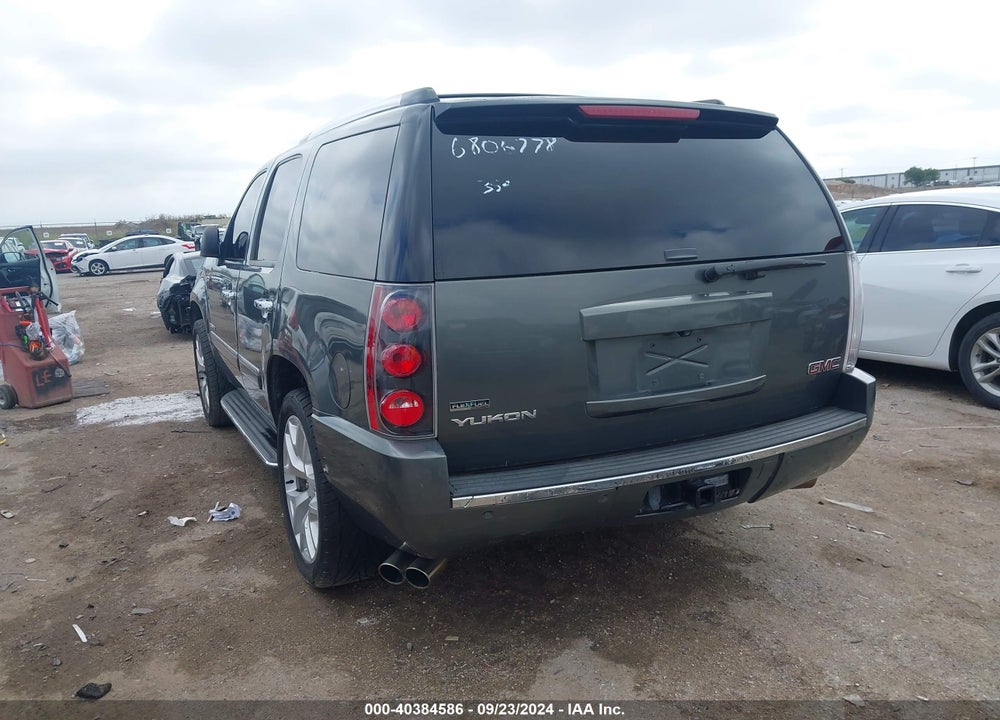 2011 GMC YUKON VIN: 1GKS1EEFXBR212097