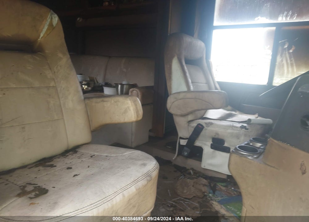 2011 TIFFIN MOTORHOMES INC BREEZE VIN: 5VBRC93A2BA113301