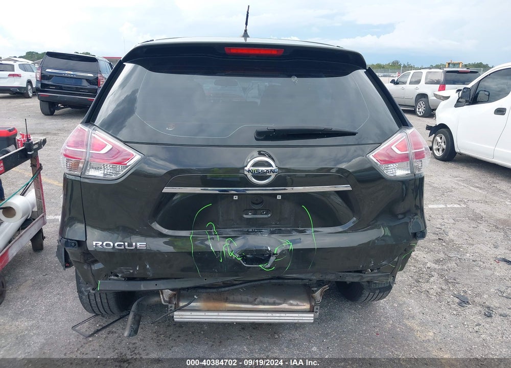 2015 NISSAN ROGUE S VIN: 5N1AT2MT1FC895982
