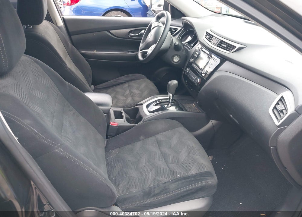 2015 NISSAN ROGUE S VIN: 5N1AT2MT1FC895982