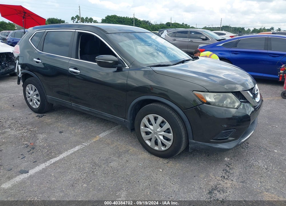 2015 NISSAN ROGUE S VIN: 5N1AT2MT1FC895982