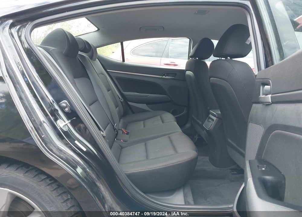2018 HYUNDAI ELANTRA SEL VIN: KMHD84LF9JU588925