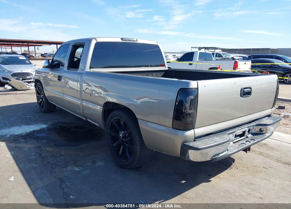 2002 CHEVROLET SILVERADO 1500 LS VIN: 2GCEC19T121228001