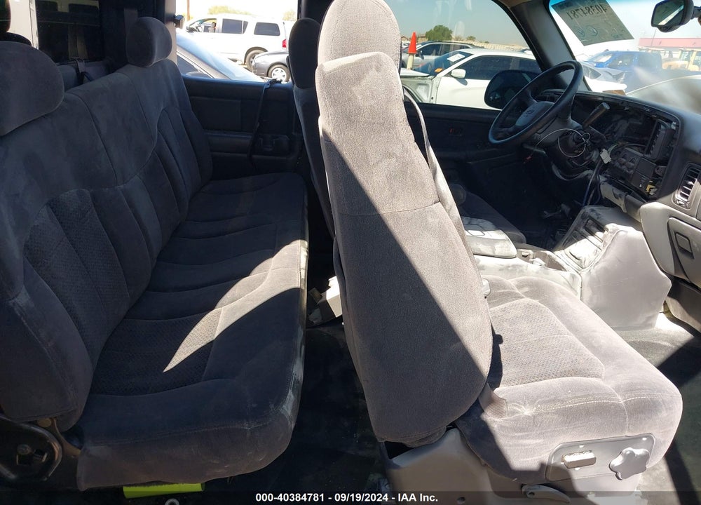 2002 CHEVROLET SILVERADO 1500 LS VIN: 2GCEC19T121228001
