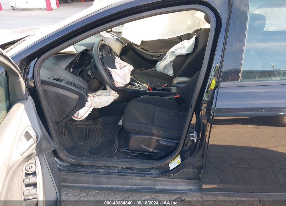 2018 FORD FOCUS SE VIN: 1FADP3F26JL218215