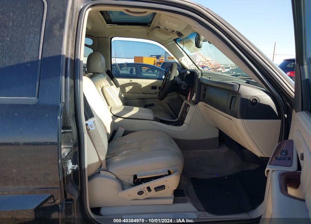 2005 CADILLAC ESCALADE ESV PLATINUM EDITION VIN: 3GYFK66N55G152217