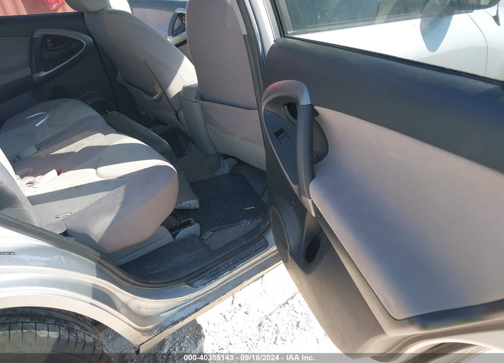 2007 TOYOTA RAV4 BASE V6 VIN: JTMBK33VX76027936