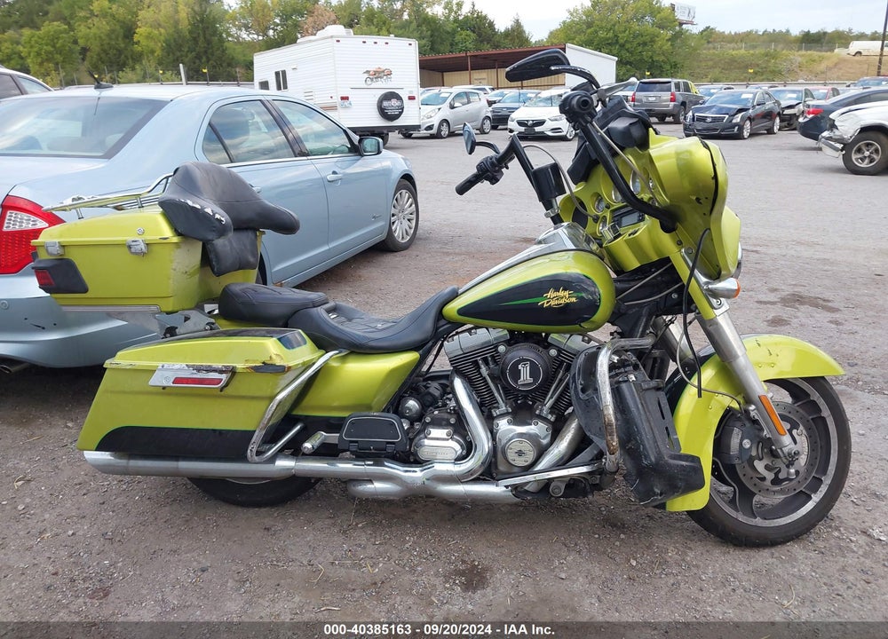 2011 HARLEY-DAVIDSON FLHX VIN: 1HD1KBM18BB649340