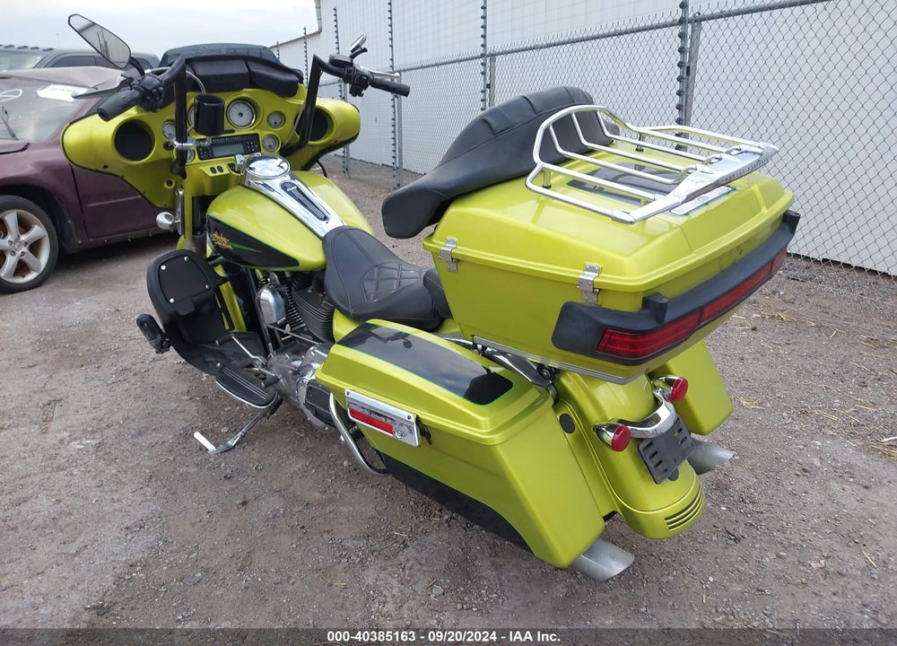 2011 HARLEY-DAVIDSON FLHX VIN: 1HD1KBM18BB649340