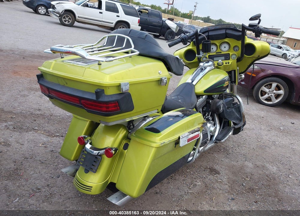 2011 HARLEY-DAVIDSON FLHX VIN: 1HD1KBM18BB649340