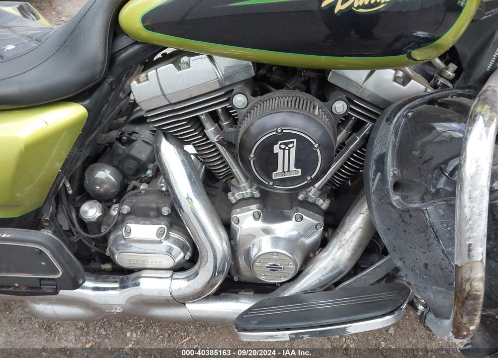 2011 HARLEY-DAVIDSON FLHX VIN: 1HD1KBM18BB649340