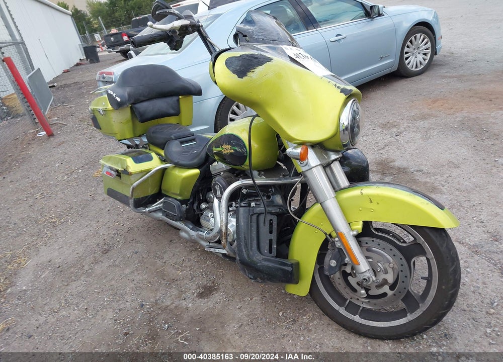 2011 HARLEY-DAVIDSON FLHX VIN: 1HD1KBM18BB649340