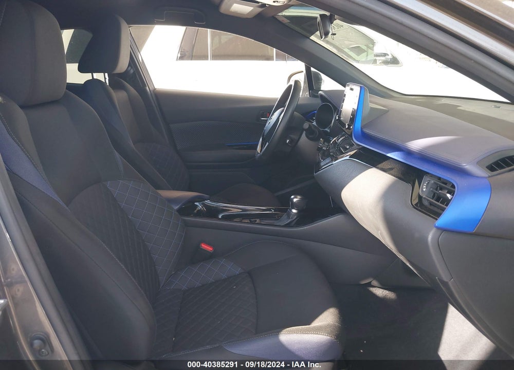 2020 TOYOTA C-HR XLE VIN: JTNKHMBXXL1090965