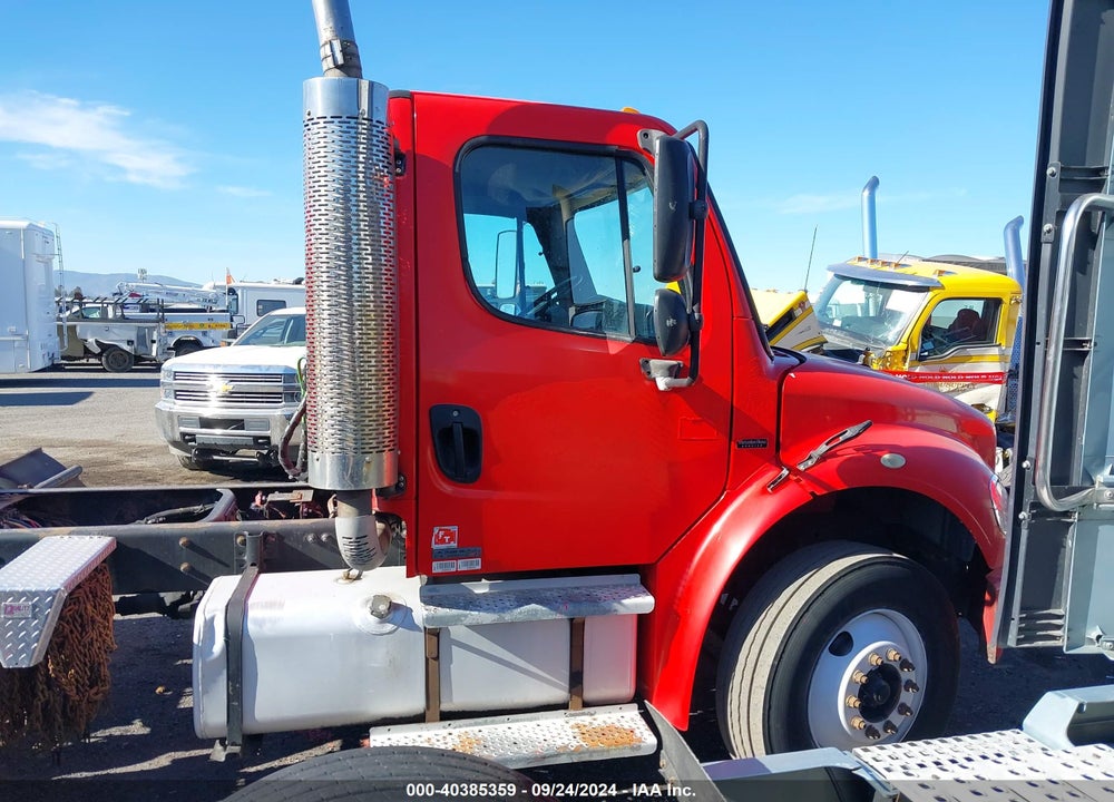 2004 FREIGHTLINER M2 106 MEDIUM DUTY VIN: 1FUBCYCS64HM76586