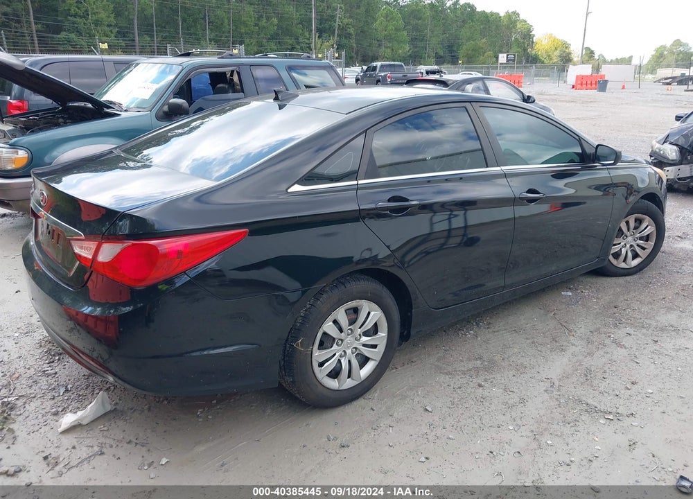 2013 HYUNDAI SONATA GLS VIN: 5NPEB4AC4DH506018