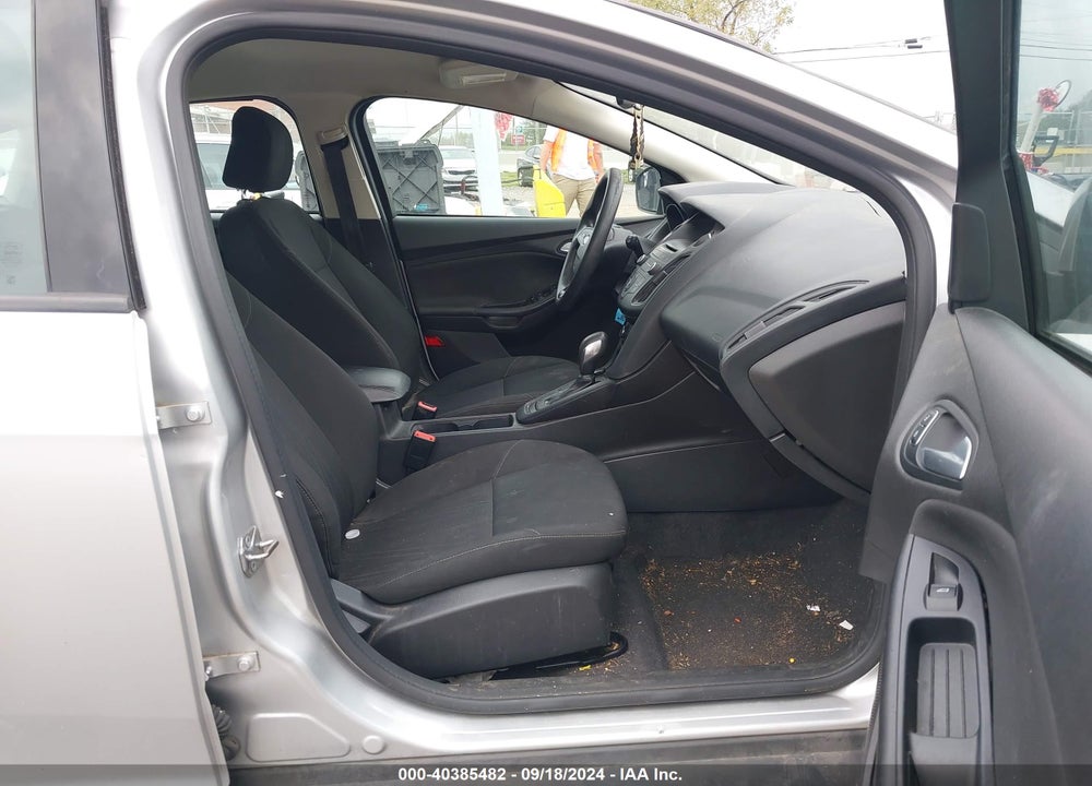 2017 FORD FOCUS SE VIN: 1FADP3K28HL224890