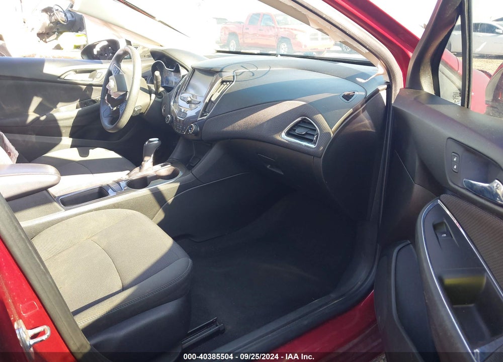 2018 CHEVROLET CRUZE LT AUTO VIN: 1G1BE5SM5J7220128