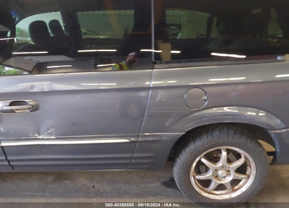 2001 CHRYSLER TOWN & COUNTRY LIMITED VIN: 2C8GP64L81R402436