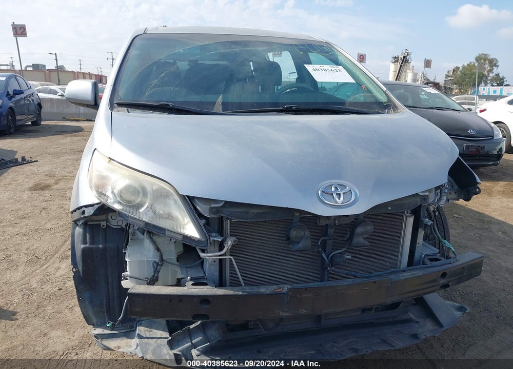 2011 TOYOTA SIENNA XLE V6 VIN: 5TDYK3DC4BS058633