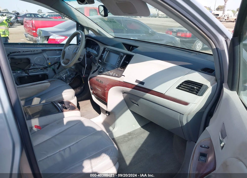 2011 TOYOTA SIENNA XLE V6 VIN: 5TDYK3DC4BS058633