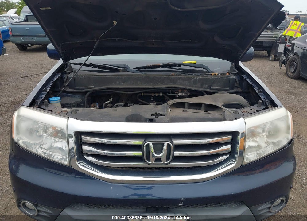 2012 HONDA PILOT TOURING VIN: 5FNYF4H94CB020852