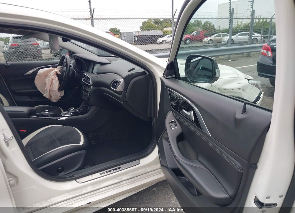 2018 INFINITI QX30 SPORT VIN: SJKCH5CP8JA047362