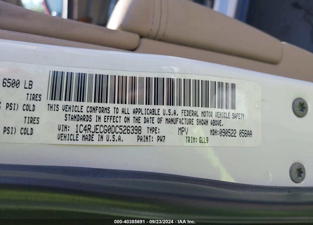 2013 JEEP GRAND CHEROKEE OVERLAND VIN: 1C4RJECG0DC526398