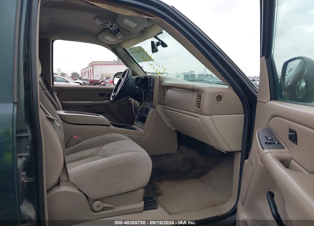 2004 CHEVROLET TAHOE LS VIN: 1GNEK13Z74J103617