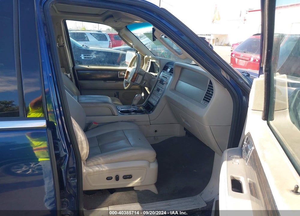 2007 LINCOLN NAVIGATOR ULTIMATE VIN: 5LMFU28577LJ24407