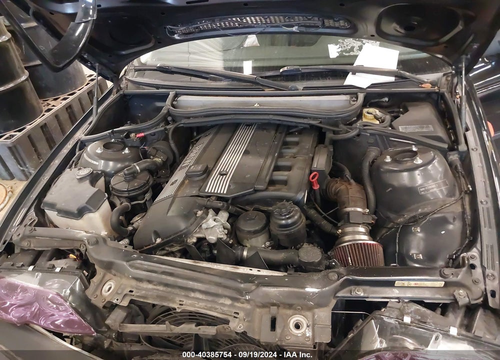 2005 BMW 325I VIN: WBAEV33495KX10188